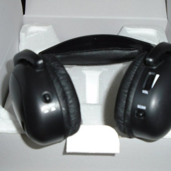 Headphones 201 Chrysler Pacifica New Genuine Overhead Dvd 1 Remote 2